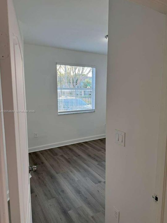 For Sale: $229,900 (3 beds, 2 baths, 1060 Square Feet)