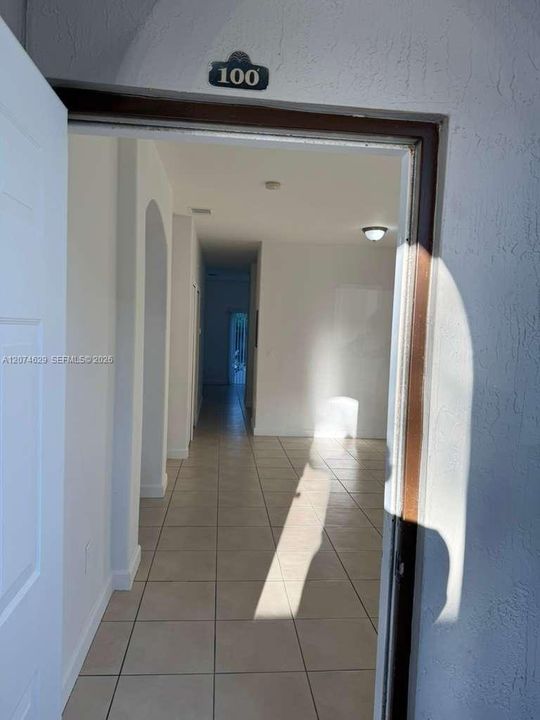 For Sale: $229,900 (3 beds, 2 baths, 1060 Square Feet)