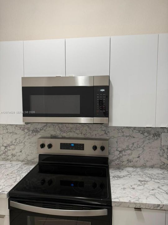 For Sale: $229,900 (3 beds, 2 baths, 1060 Square Feet)
