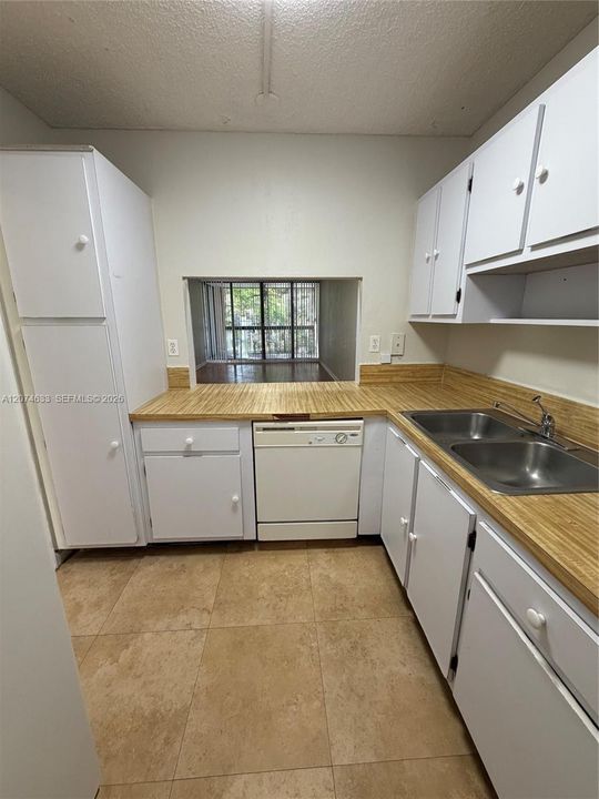 For Rent: $2,150 (2 beds, 2 baths, 1068 Square Feet)