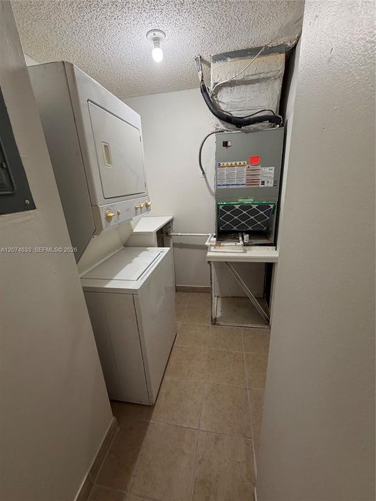 For Rent: $2,150 (2 beds, 2 baths, 1068 Square Feet)