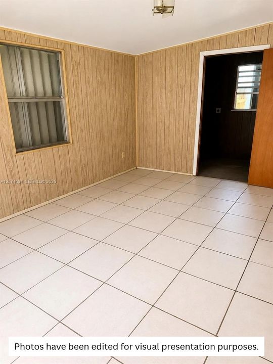 For Rent: $2,400 (3 beds, 1 baths, 1211 Square Feet)