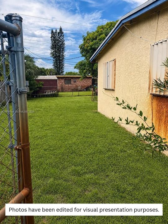 For Rent: $2,400 (3 beds, 1 baths, 1211 Square Feet)