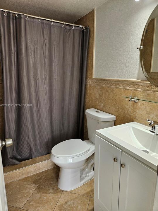For Sale: $268,000 (2 beds, 2 baths, 870 Square Feet)