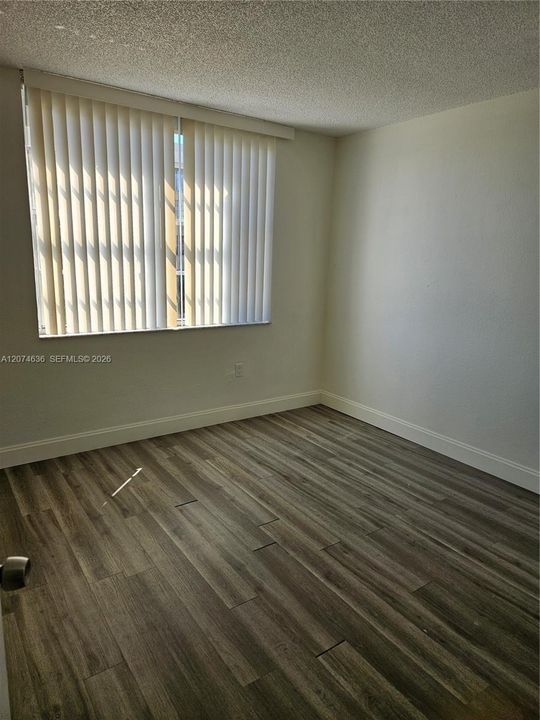 For Sale: $268,000 (2 beds, 2 baths, 870 Square Feet)