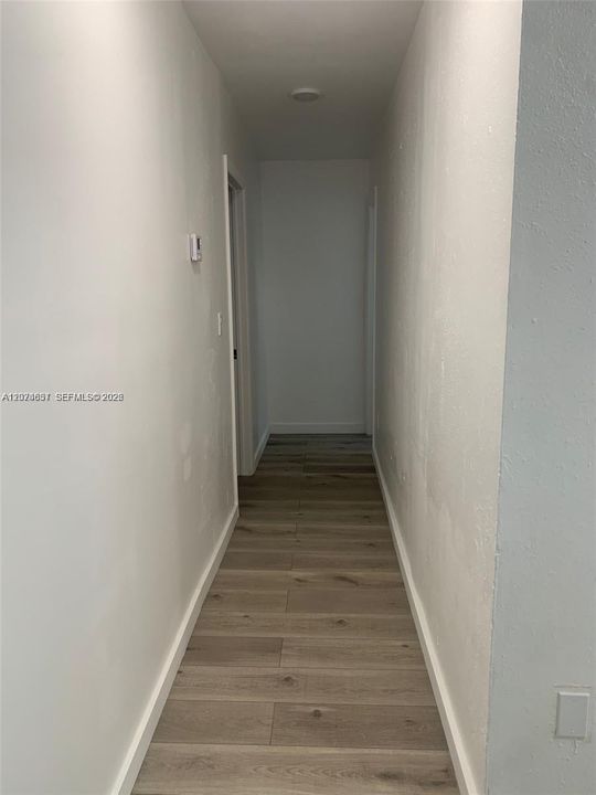 For Rent: $1,800 (2 beds, 1 baths, 1000 Square Feet)