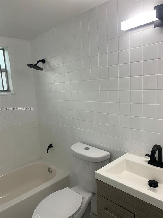 For Rent: $1,800 (2 beds, 1 baths, 1000 Square Feet)