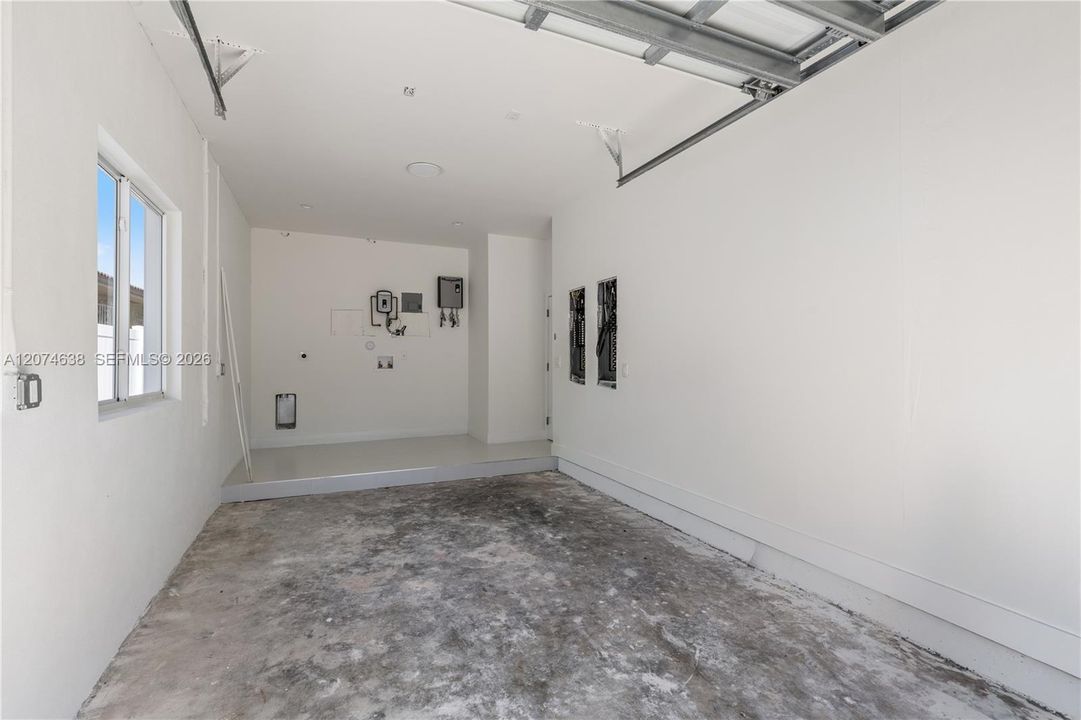 En Venta: $869,990 (5 camas, 3 baños, 2335 Pies cuadrados)