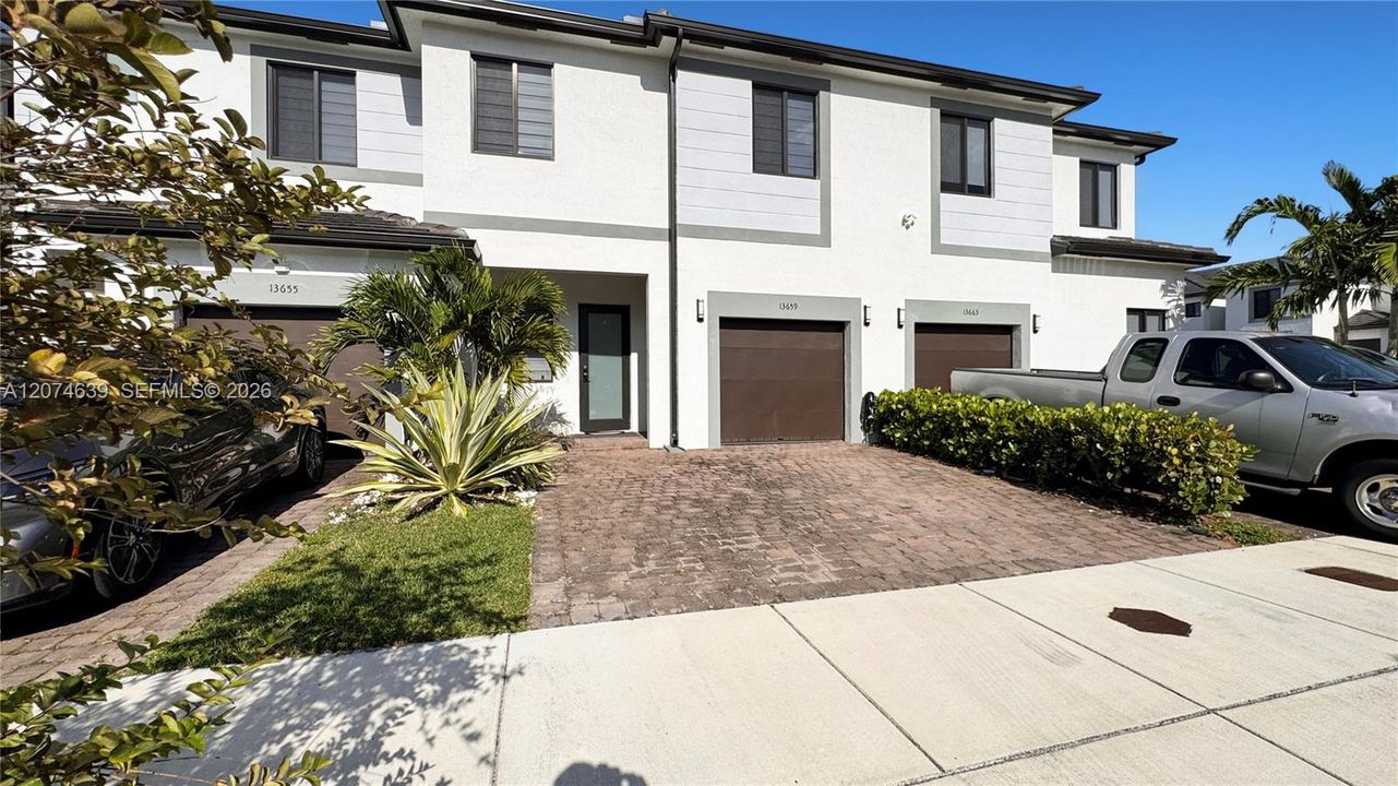 For Sale: $649,900 (4 beds, 3 baths, 2152 Square Feet)