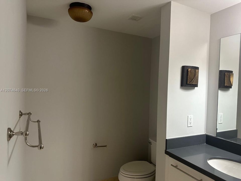 For Rent: $3,850 (2 beds, 2 baths, 1087 Square Feet)