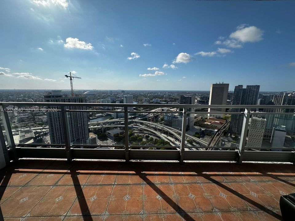 For Rent: $3,850 (2 beds, 2 baths, 1087 Square Feet)