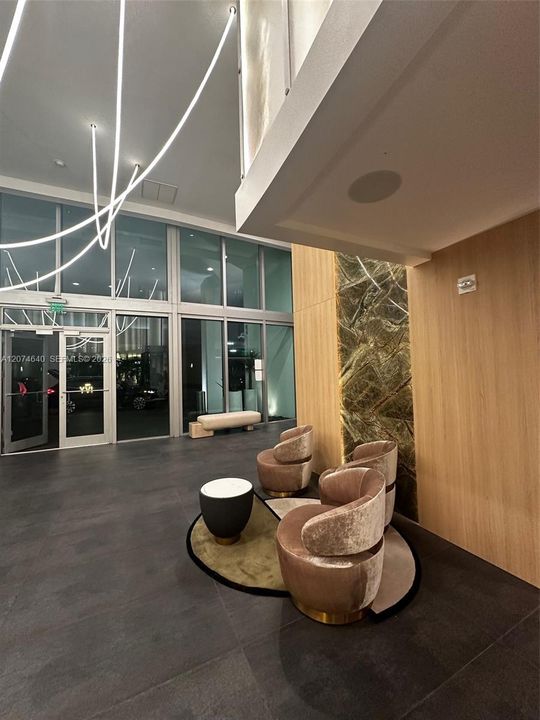 For Rent: $3,850 (2 beds, 2 baths, 1087 Square Feet)