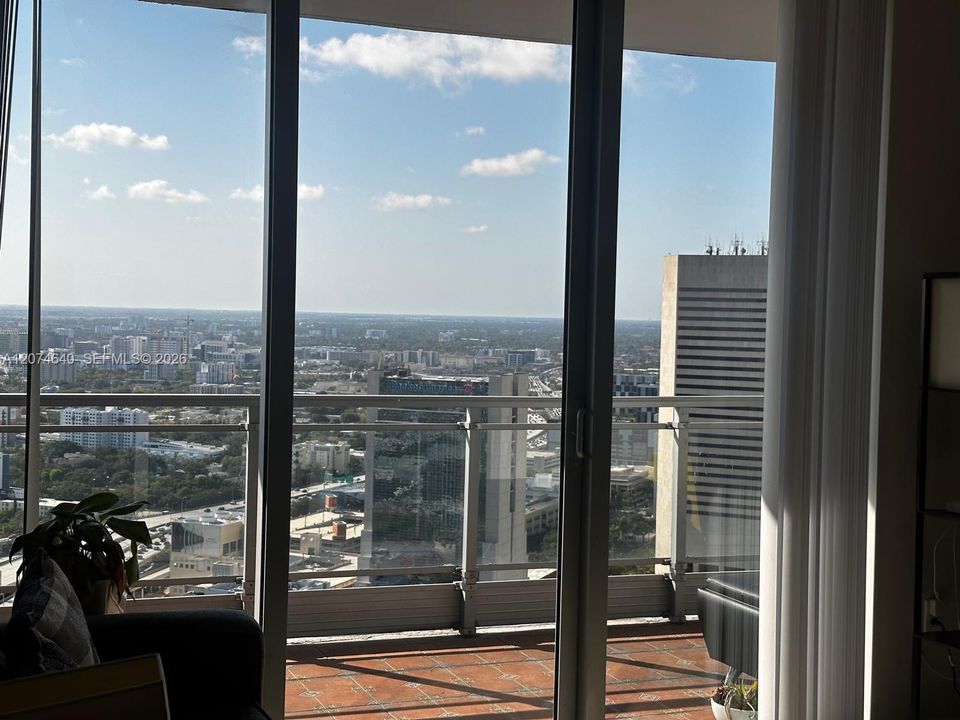 For Rent: $3,850 (2 beds, 2 baths, 1087 Square Feet)