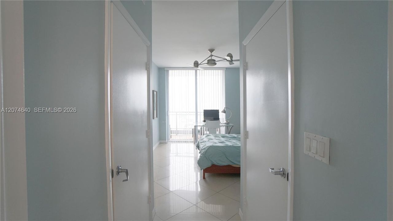 For Rent: $3,850 (2 beds, 2 baths, 1087 Square Feet)