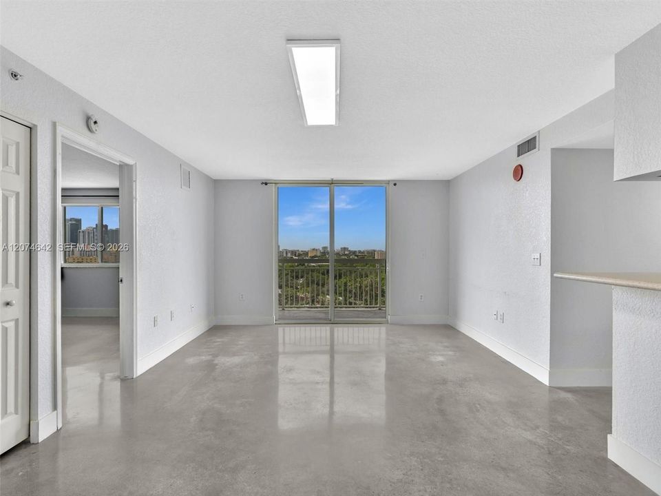 For Rent: $2,400 (2 beds, 2 baths, 891 Square Feet)