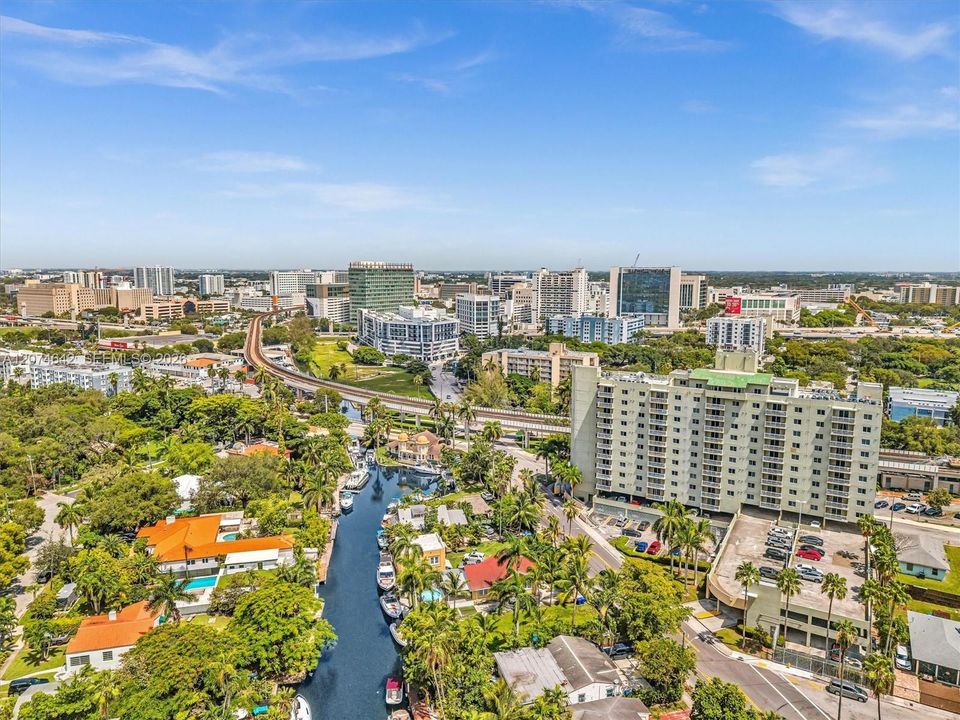 For Rent: $2,400 (2 beds, 2 baths, 891 Square Feet)
