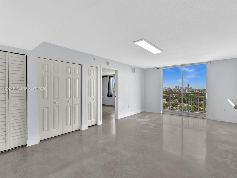 For Rent: $2,400 (2 beds, 2 baths, 891 Square Feet)