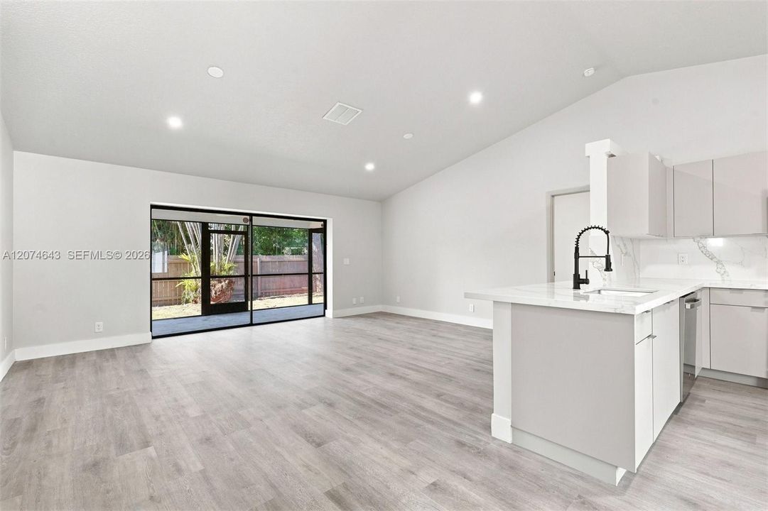 For Sale: $639,900 (3 beds, 2 baths, 1273 Square Feet)