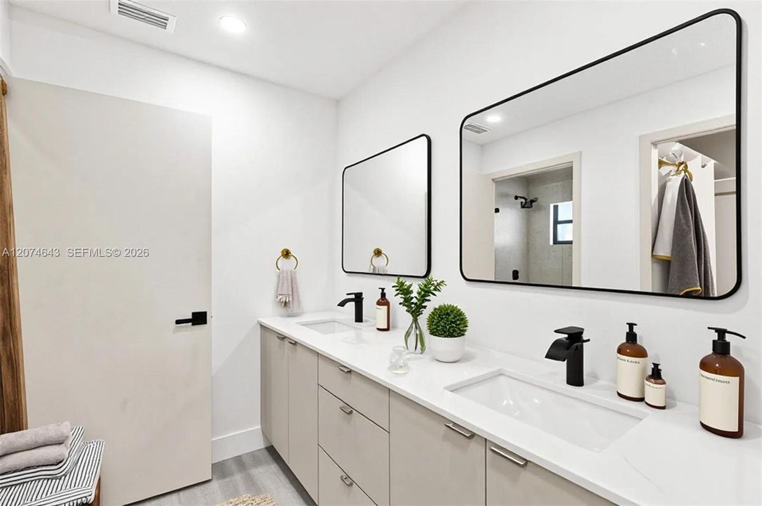 For Sale: $639,900 (3 beds, 2 baths, 1273 Square Feet)
