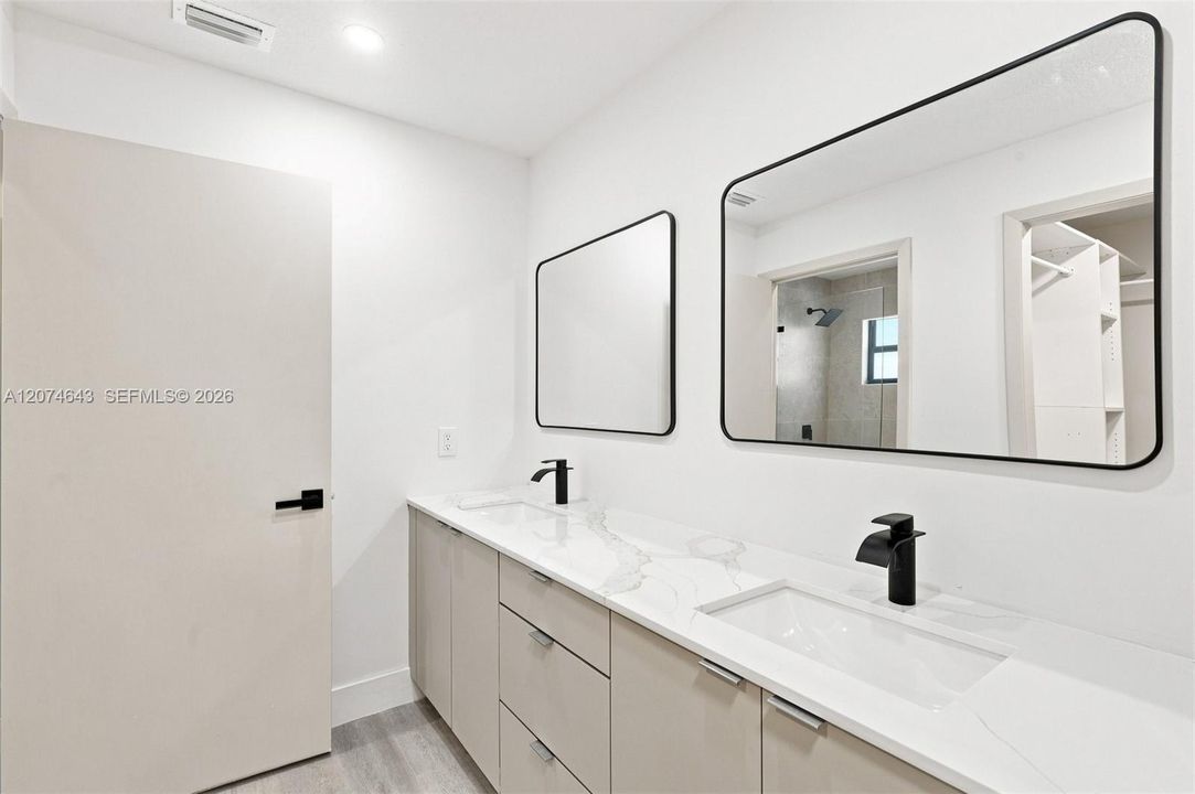 For Sale: $639,900 (3 beds, 2 baths, 1273 Square Feet)
