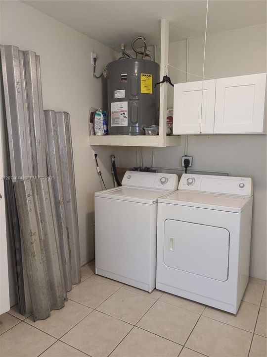 For Rent: $3,000 (3 beds, 1 baths, 1282 Square Feet)