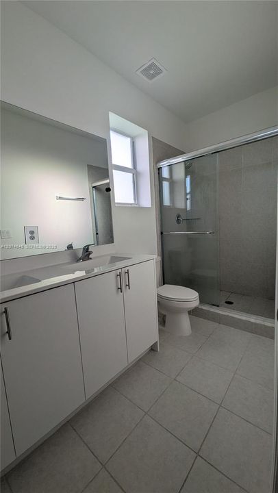 En Renta: $2,450 (3 camas, 3 baños, 1328 Pies cuadrados)