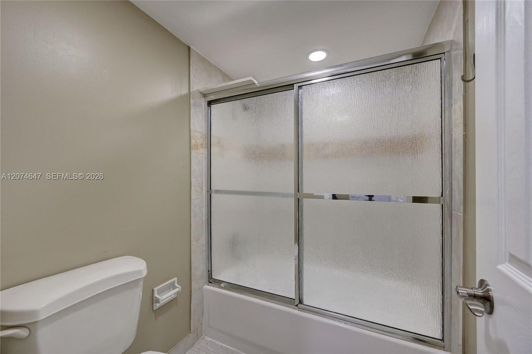 For Sale: $249,997 (2 beds, 2 baths, 1245 Square Feet)