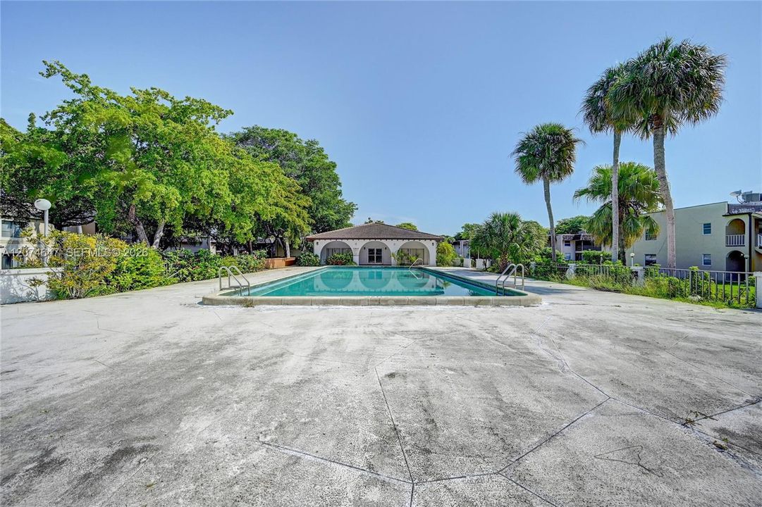 For Sale: $249,997 (2 beds, 2 baths, 1245 Square Feet)