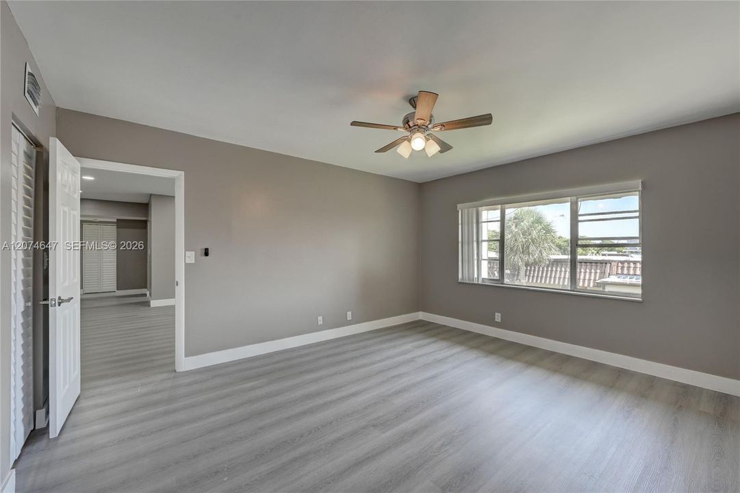 For Sale: $249,997 (2 beds, 2 baths, 1245 Square Feet)