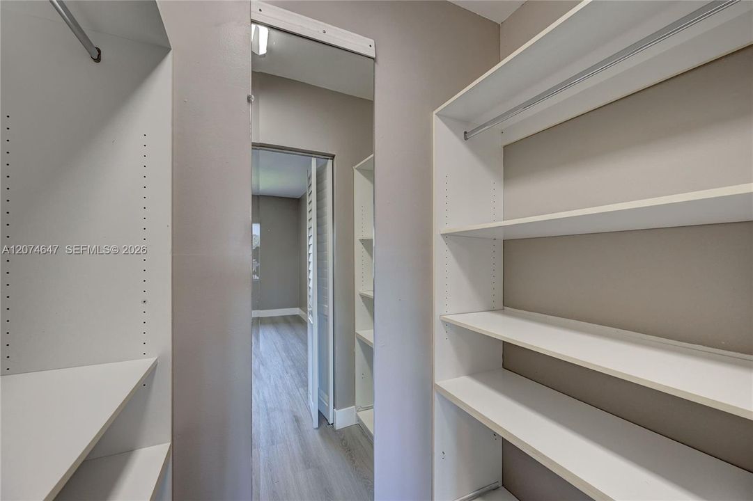 For Sale: $249,997 (2 beds, 2 baths, 1245 Square Feet)