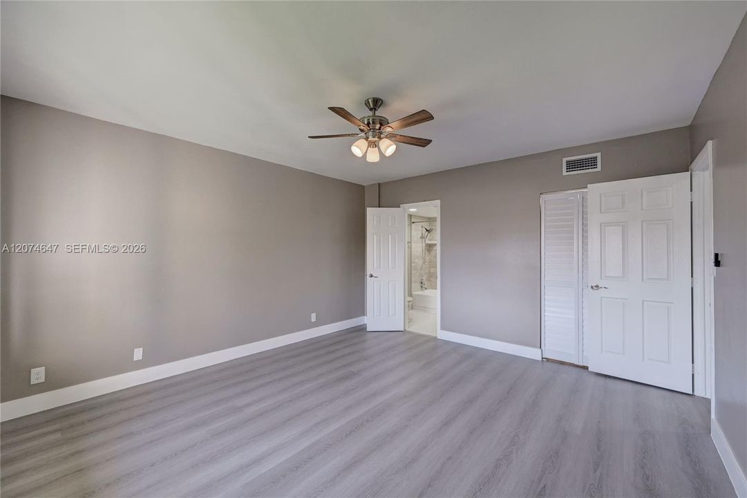 For Sale: $249,997 (2 beds, 2 baths, 1245 Square Feet)