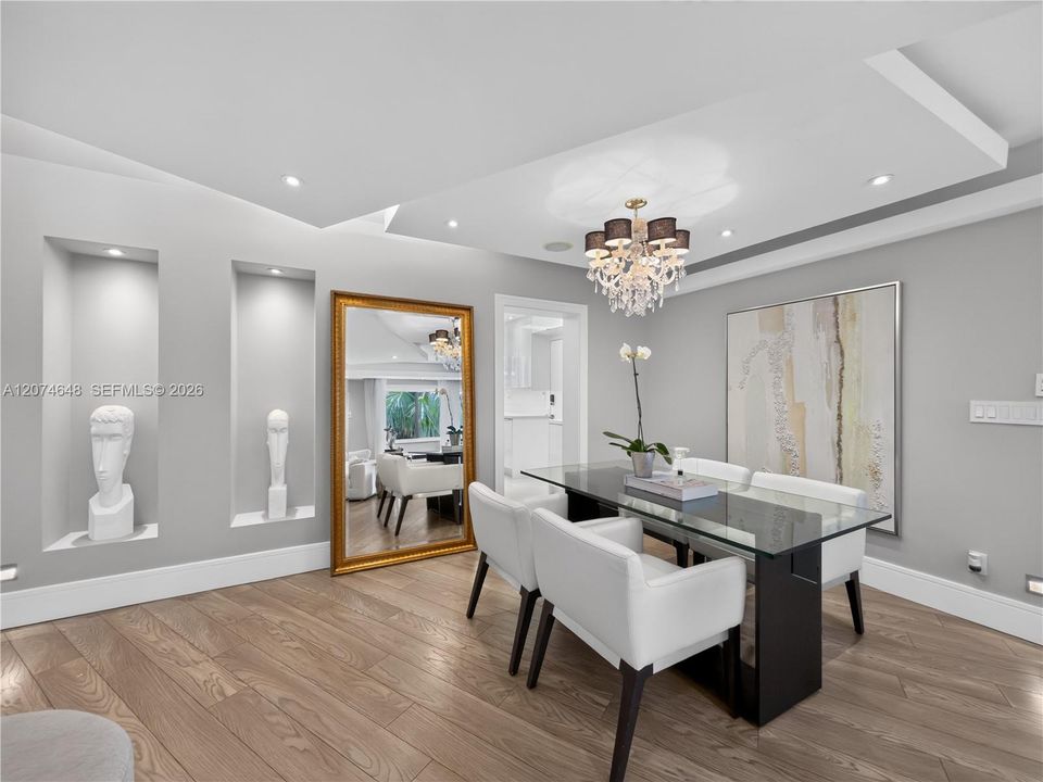 For Rent: $3,870 (2 beds, 1 baths, 1060 Square Feet)