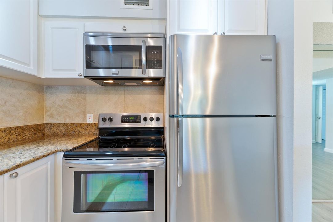 20260815 - 706 SE 2nd Ave 429 - HR-9