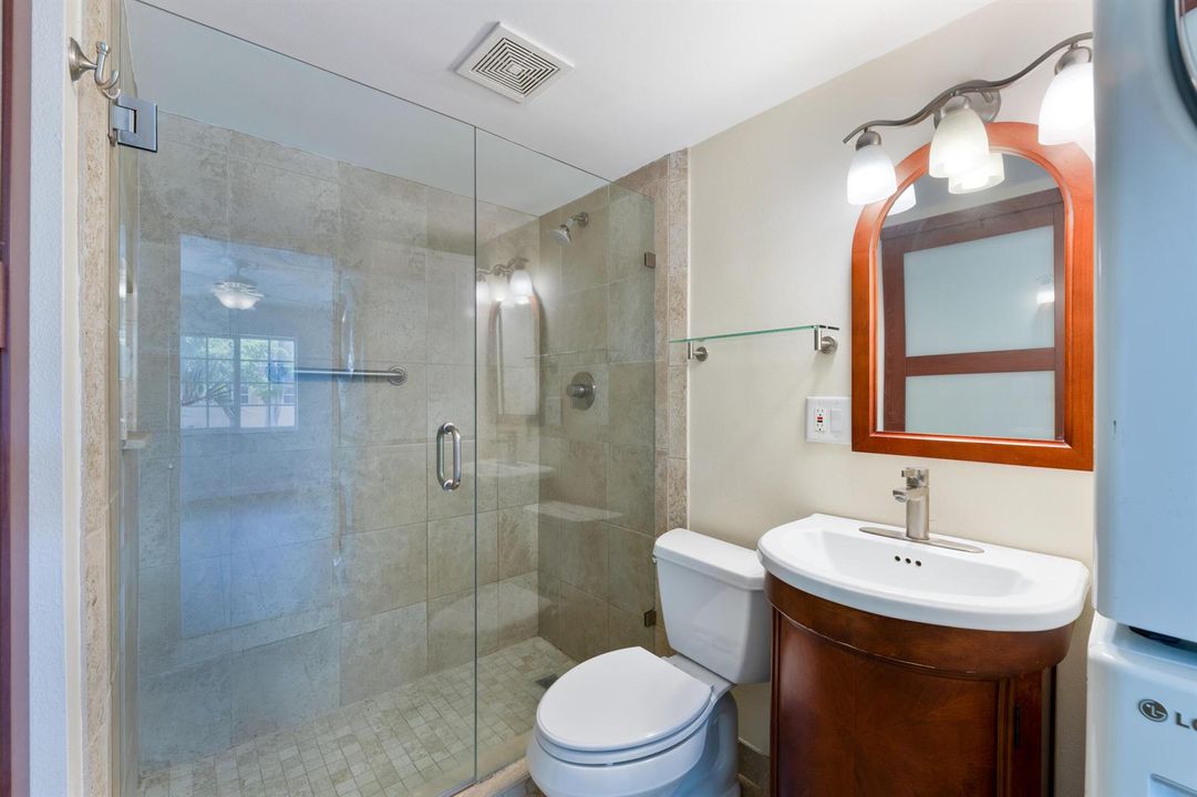 20260815 - 706 SE 2nd Ave 429 - HR-23