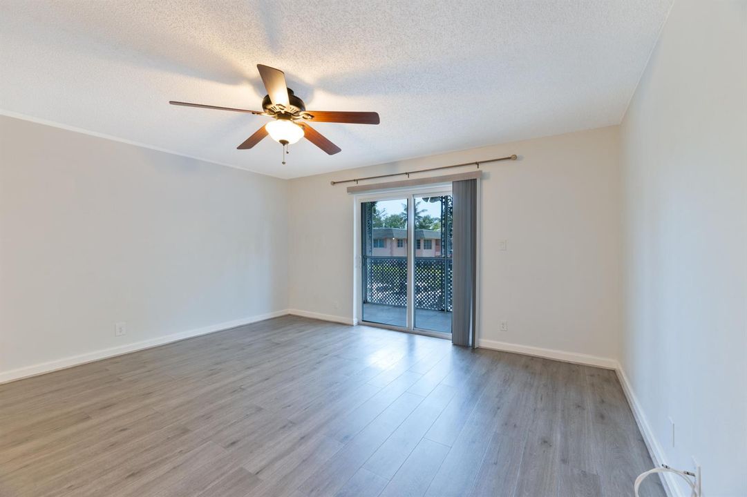 20260815 - 706 SE 2nd Ave 429 - HR-11