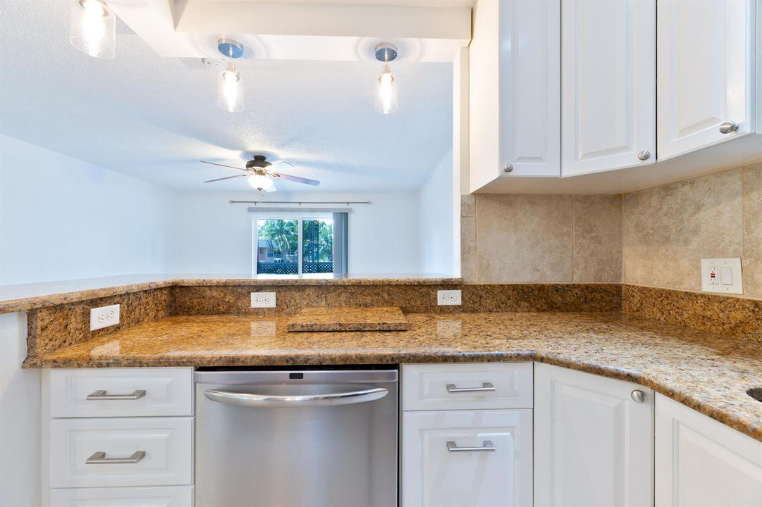 20260815 - 706 SE 2nd Ave 429 - HR-10