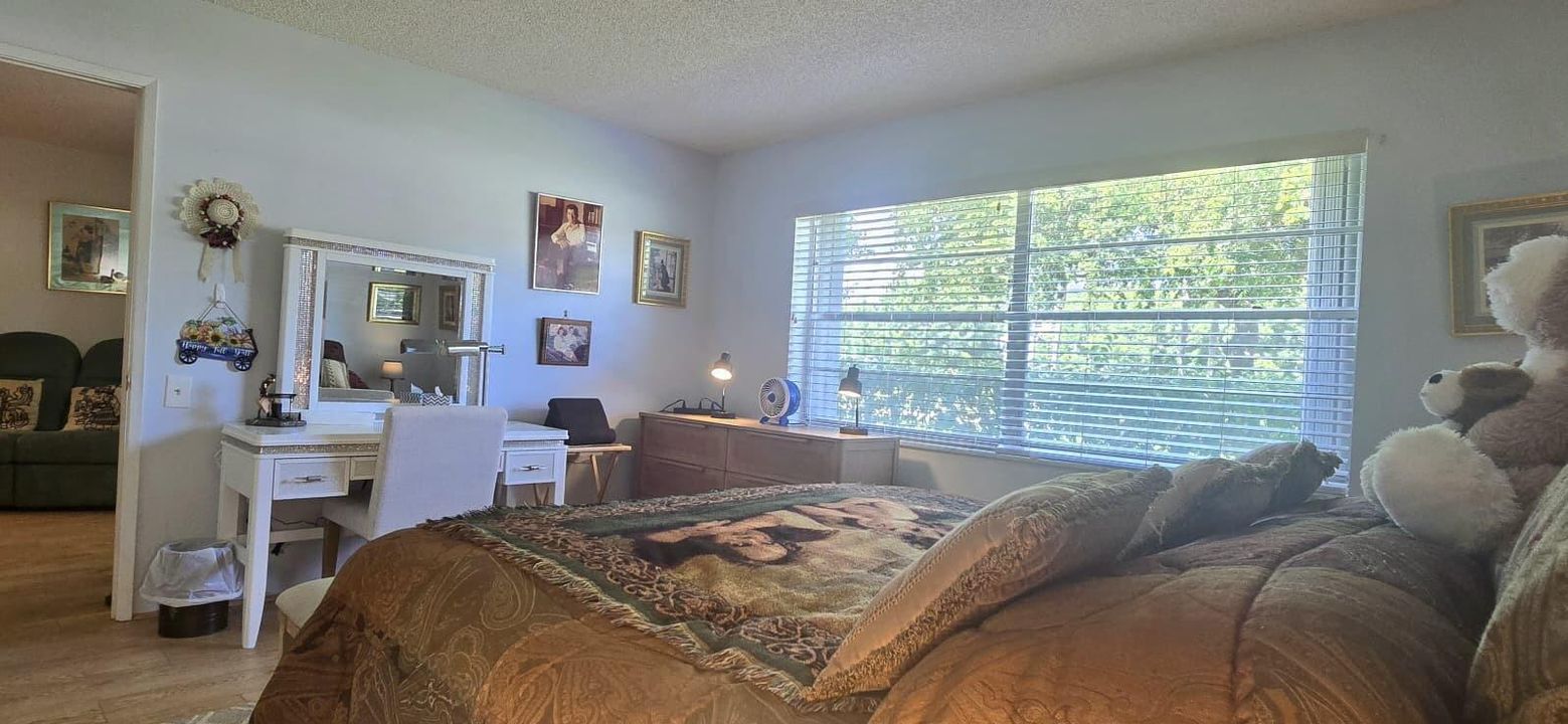 MASTER BEDROOM6