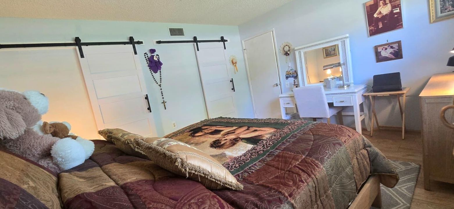 MASTER BEDROOM2