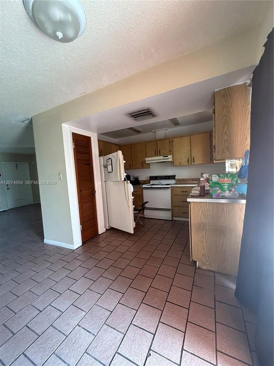 For Rent: $1,600 (2 beds, 2 baths, 1856 Square Feet)