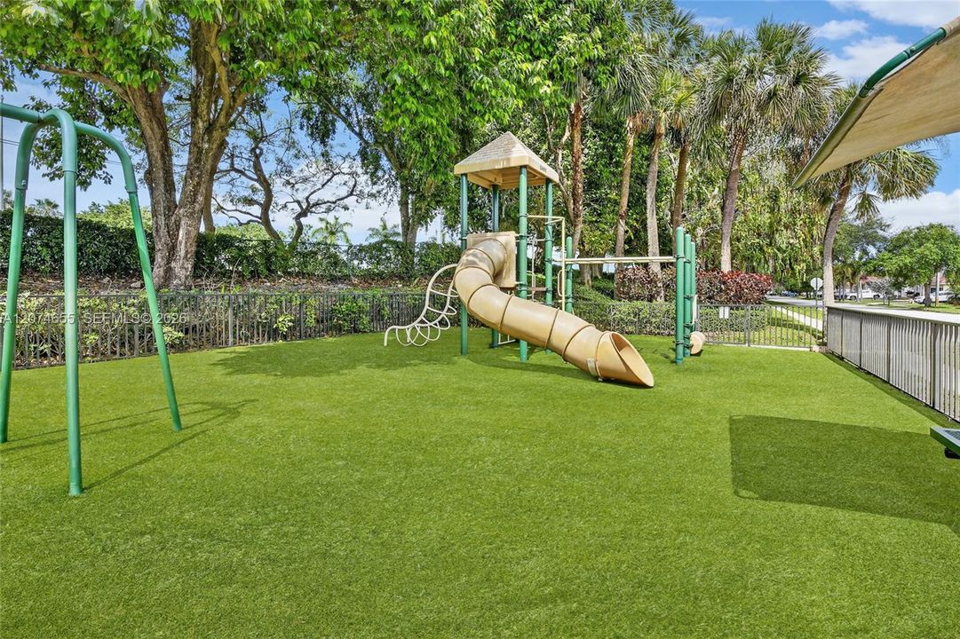For Sale: $775,000 (4 beds, 2 baths, 2392 Square Feet)