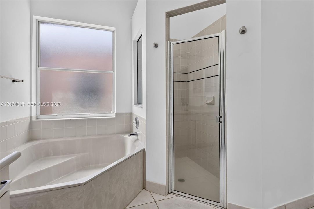 For Sale: $775,000 (4 beds, 2 baths, 2392 Square Feet)