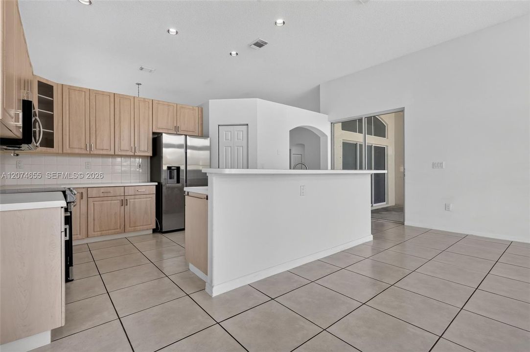 For Sale: $775,000 (4 beds, 2 baths, 2392 Square Feet)