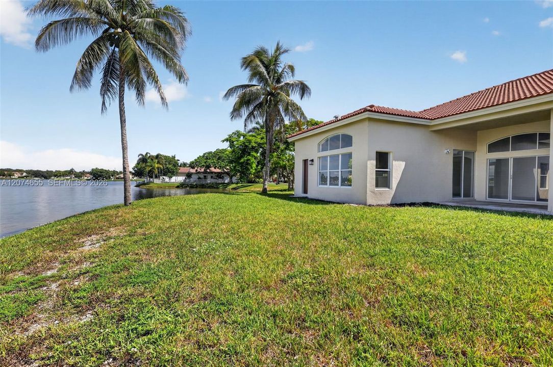 For Sale: $775,000 (4 beds, 2 baths, 2392 Square Feet)