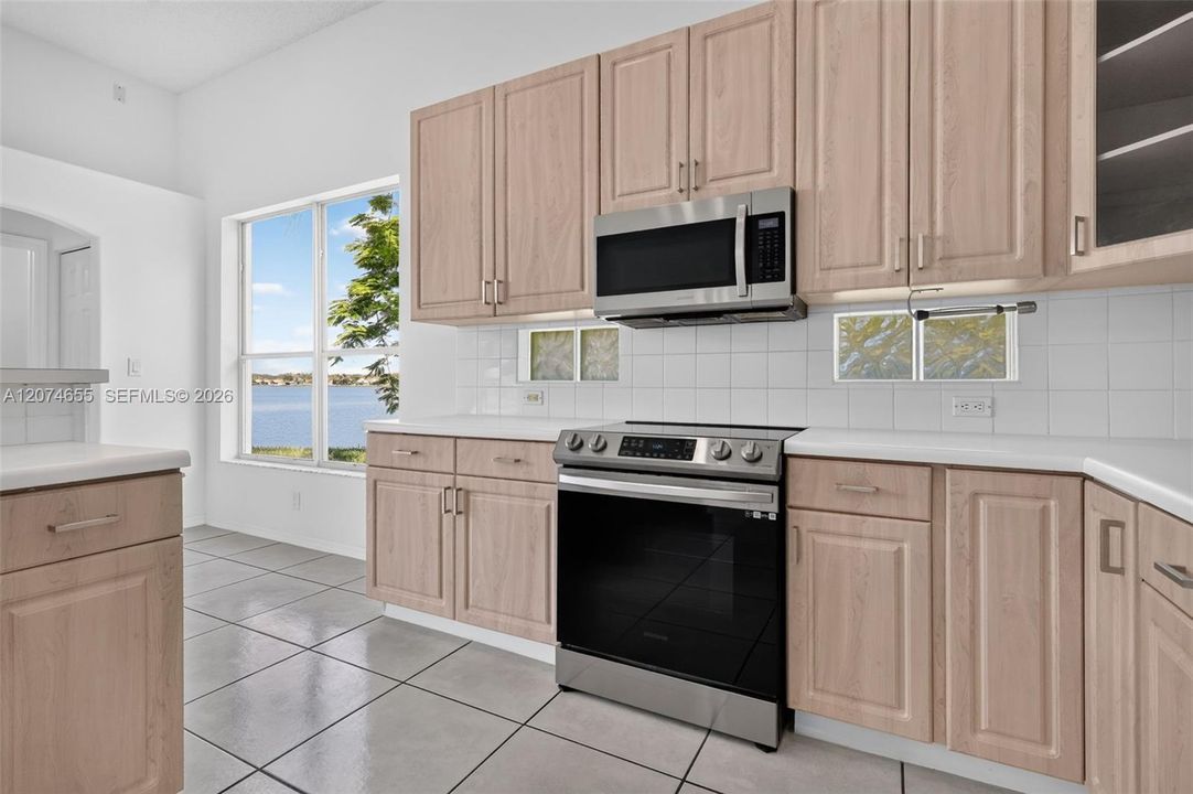 For Sale: $775,000 (4 beds, 2 baths, 2392 Square Feet)