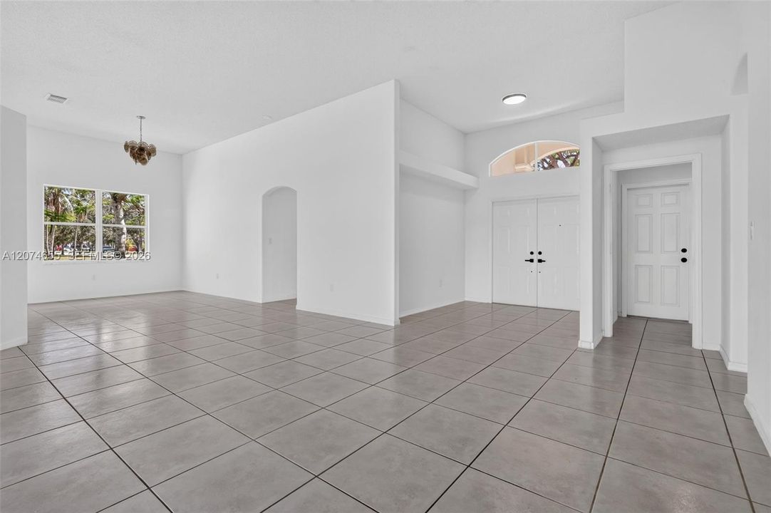 For Sale: $775,000 (4 beds, 2 baths, 2392 Square Feet)