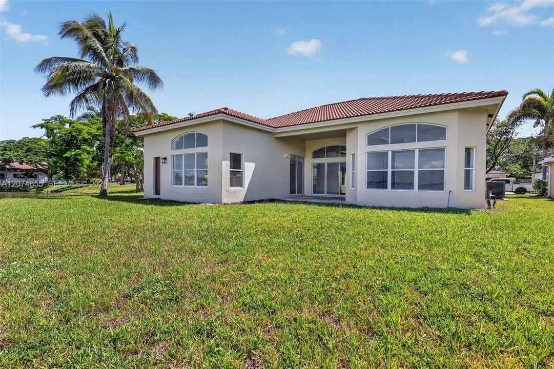 For Sale: $775,000 (4 beds, 2 baths, 2392 Square Feet)