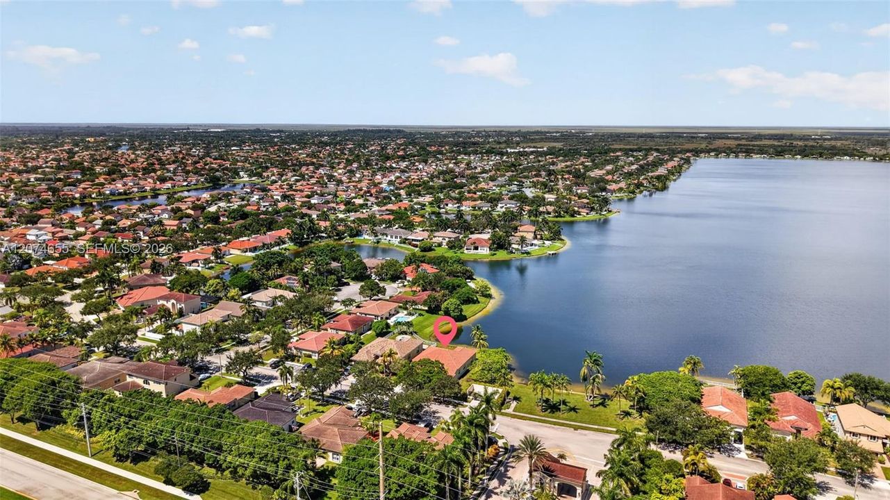For Sale: $775,000 (4 beds, 2 baths, 2392 Square Feet)