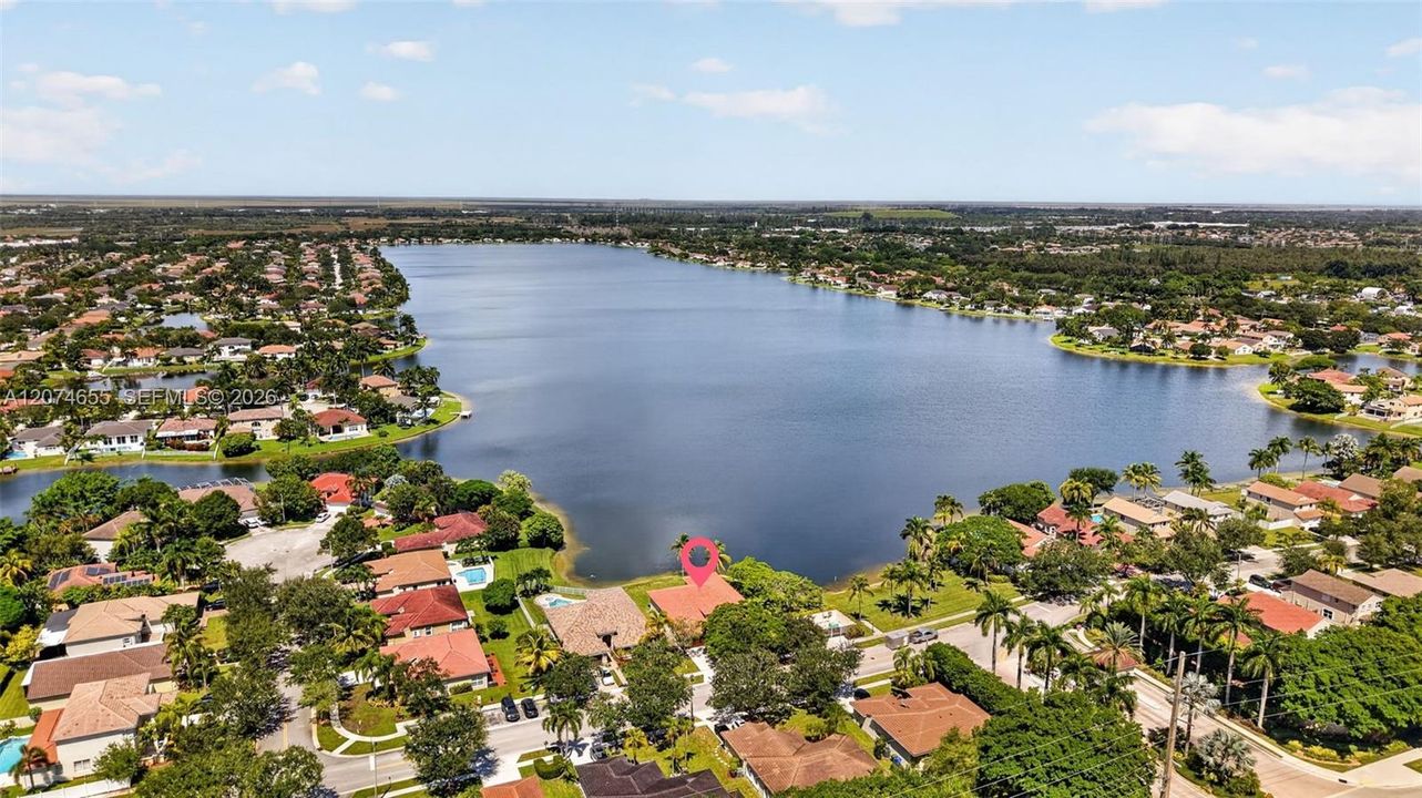 For Sale: $775,000 (4 beds, 2 baths, 2392 Square Feet)