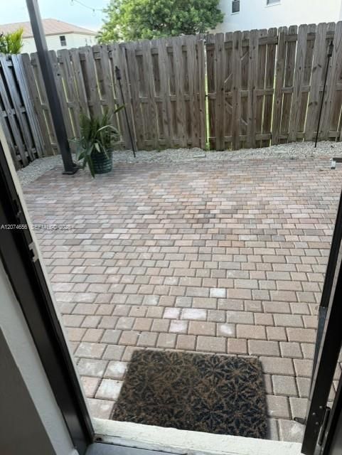 For Rent: $2,850 (3 beds, 2 baths, 1587 Square Feet)