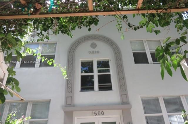 For Rent: $2,300 (1 beds, 1 baths, 580 Square Feet)